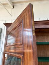 Antique style Cabinet in wood and glass