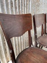 Antique style Antique chairs in Wood