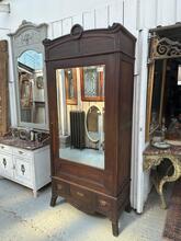Antique style Closet in wood and glass