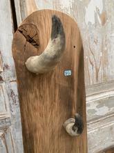 Antique style Antique coat rack horns in Wood