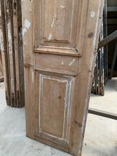 Antique style Antique door in wood