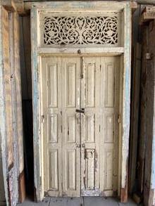 Antique style Antique doors in Wood and iron