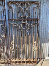 Antique style Antique iron fence 3x in Iron