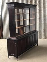 Antique style Antique shopcabinet in Wood and glass 20e eeuw