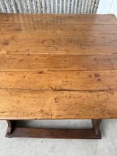 style Antique table in Wood