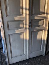 Antique style Antique white doors in frame in Wood