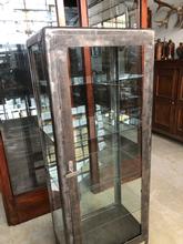 Industrial style Industrial glass cabinet in Iron and glass