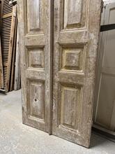 Vintage style Antique doors in wood 20e eeuw