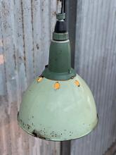 Groen emaille lamp Industrieel stijl in Emaille, 20e eeuws