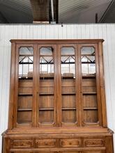 Kast Antiek stijl in hout en glas,