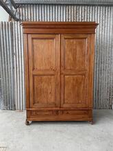 Kast Antiek stijl in hout,