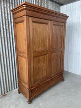 Kast Antiek stijl in hout,