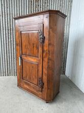 Kast Antiek stijl in hout,