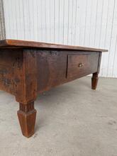 Tafel Antiek stijl in hout,