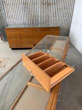 Toonbank Antiek stijl in Hout en glas, Duitsland