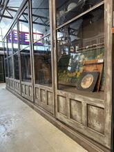 Winkelkast Antiek  stijl in hout en glas, Europa  20e eeuws