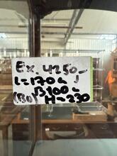 Winkelkast Antiek  stijl in hout en glas, Sri-Lanka 20e eeuws