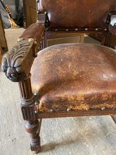 Antieke stoel Antiek stijl in Hout en leer,
