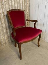 Antieke stoel Antiek stijl in hout en stof,
