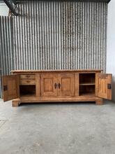 Brutalistisch dressoir wandmeubel Antique stijl in Eikenhout, Nederland midcentury