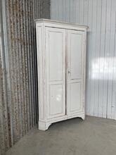 Antique style Cabinet in Wood