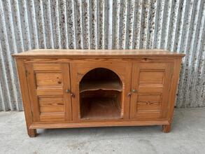 Antique style Cabinet in wood and iron