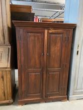 Antique style Antique cabinet in Wood