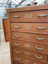 Antique style Chest of drawers in Wood