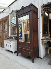 Antique style Closet in wood and glass