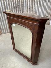 Antique style Antique corner cabinet in Wood