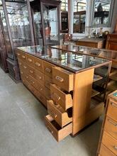 style Antique counter  in Wood and glass