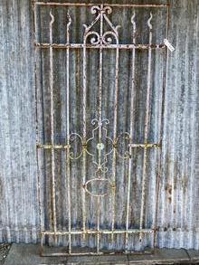 Antique style Antique iron fences 1x in Iron