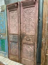 Antique style Antique pink set doors in Wood