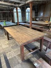 Antique style Table in Hardwood 20e eeuw