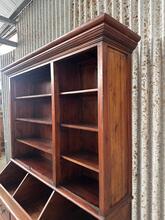 Antique style Wooden cabinet in Wood