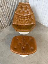 Designer Geoffrey D Harcourt style Lounge fauteuil + hocker in Leather, Europe 20e eeuw