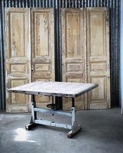 Industrial style Industrial table in Wood and iron