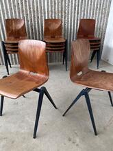 Schoolstoelen  Vintage  stijl in Hout en ijzer , Europa