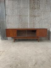 Teakhout dressoir midcentury Sri Lanka  Vintage stijl in Teakhout en glas,